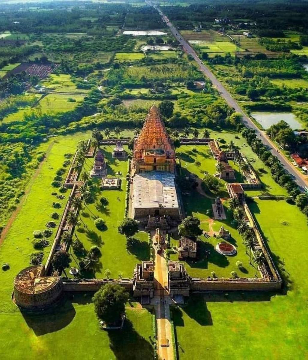 Brihadeeswarar Temple 