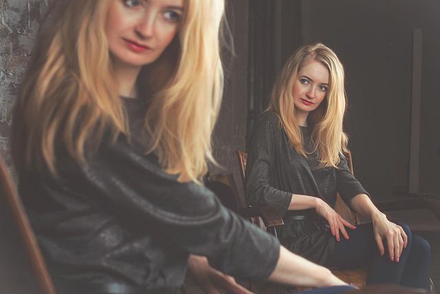 If you recognize these 7 subtle behaviors, you’re an expert at reading people