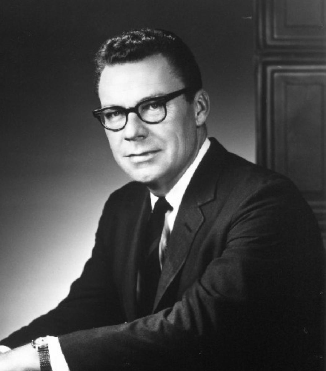 EARL NIGHTINGALE