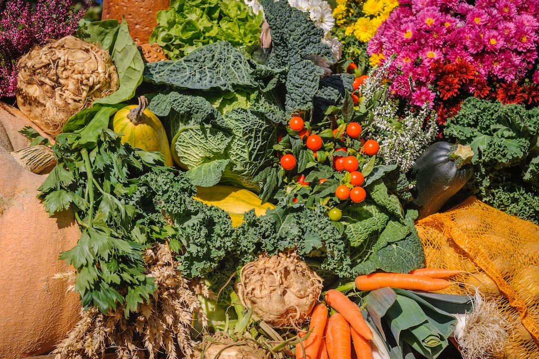 5.🥦 Eat Natural Food: