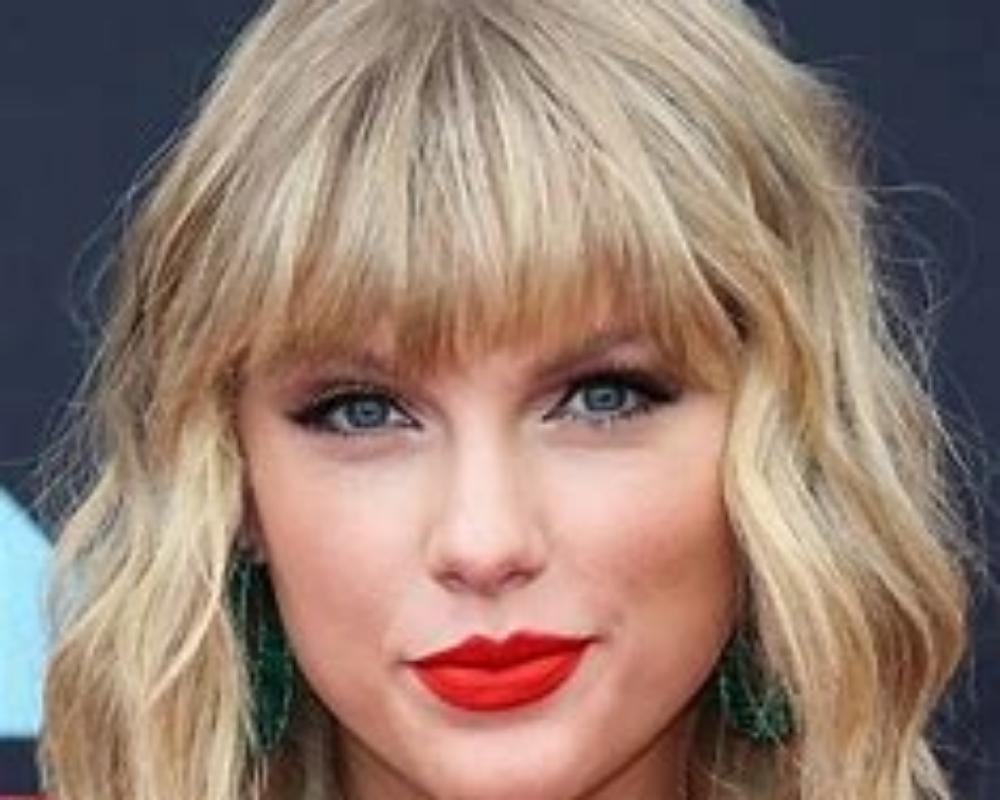 TAYLOR SWIFT