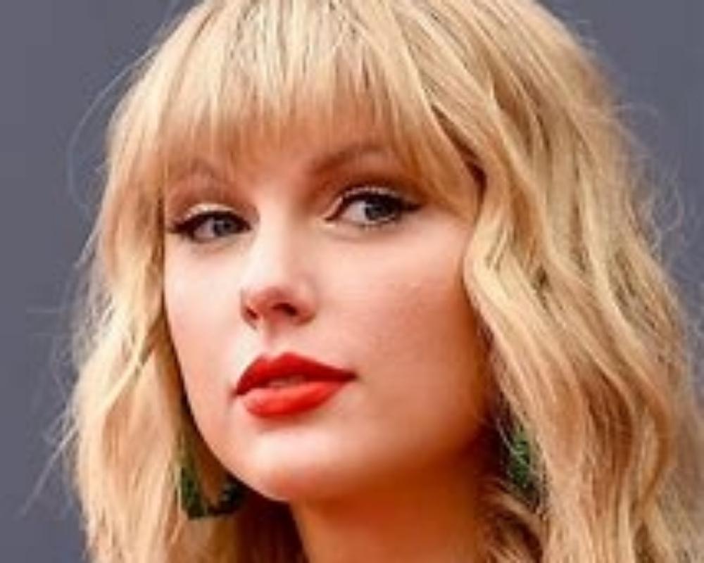 TAYLOR SWIFT