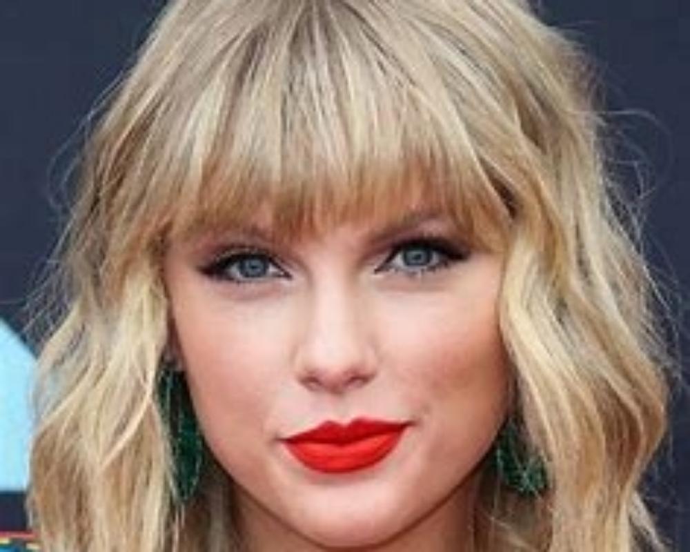 TAYLOR SWIFT