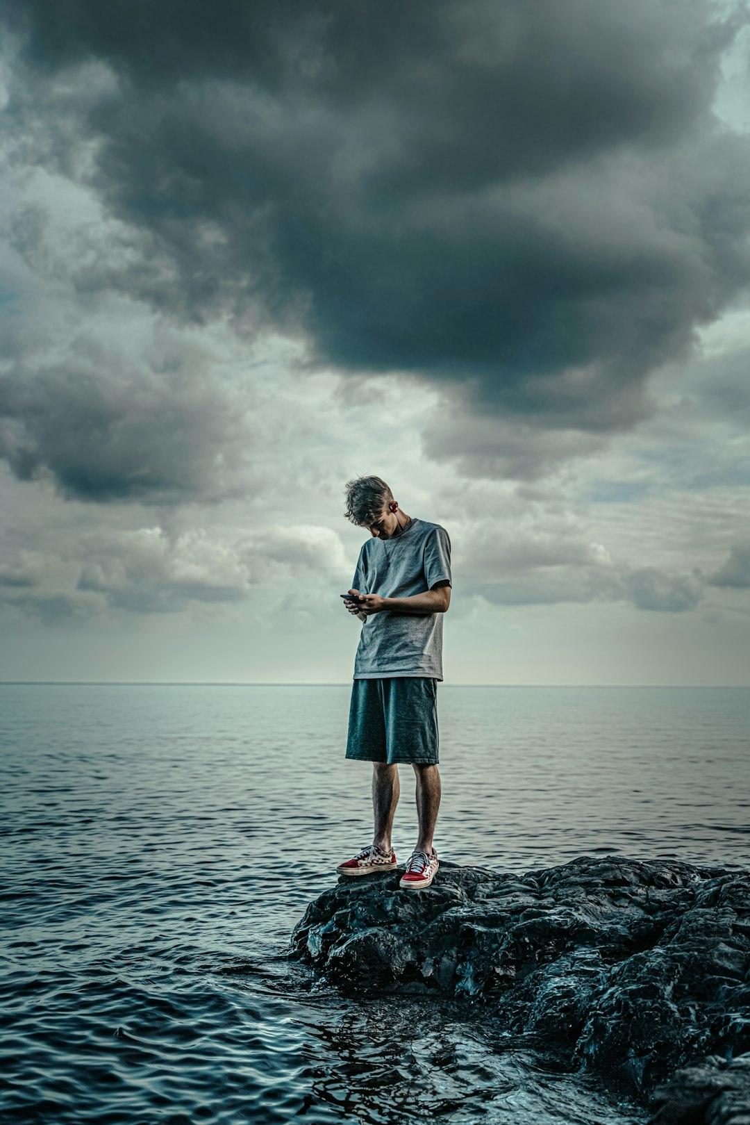 Why do people get distracted?