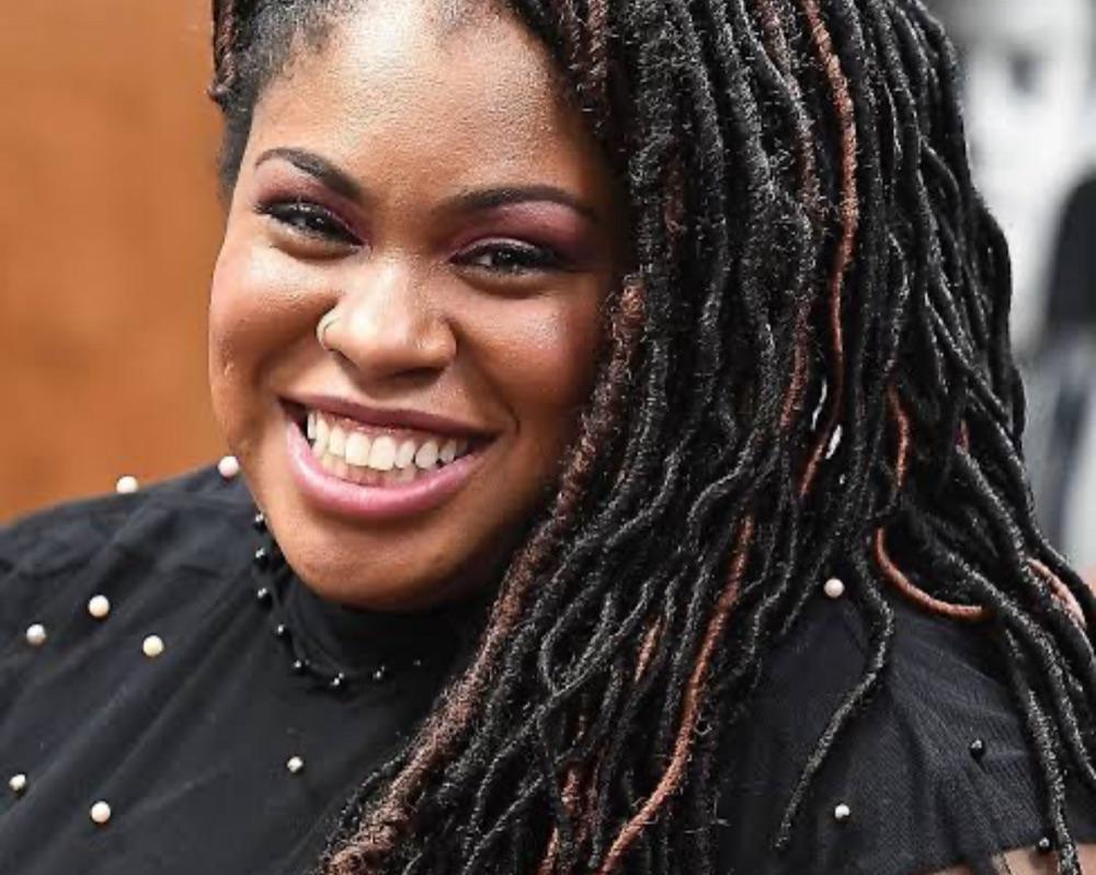 ANGIE THOMAS, THE HATE U GIVE