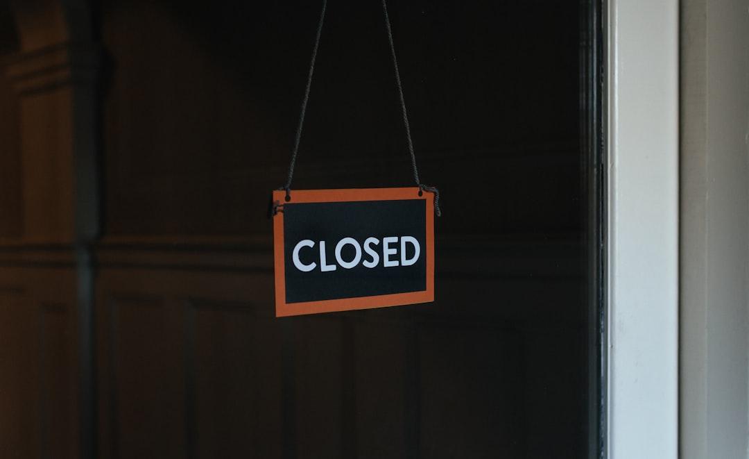 Closed Epistemic Groups