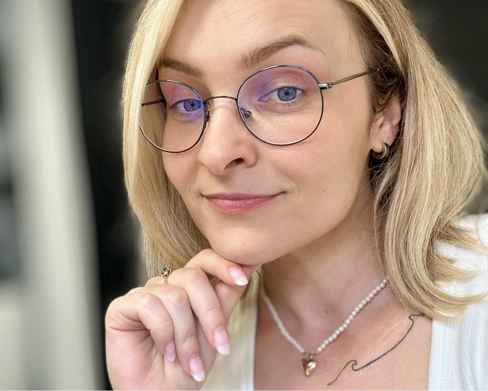 CLAUDIA NECHIFOR 
