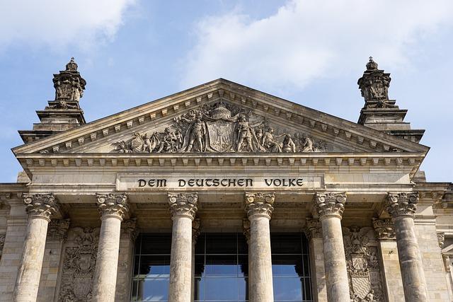 Rethinking the Democracy <> Capitalism relationship