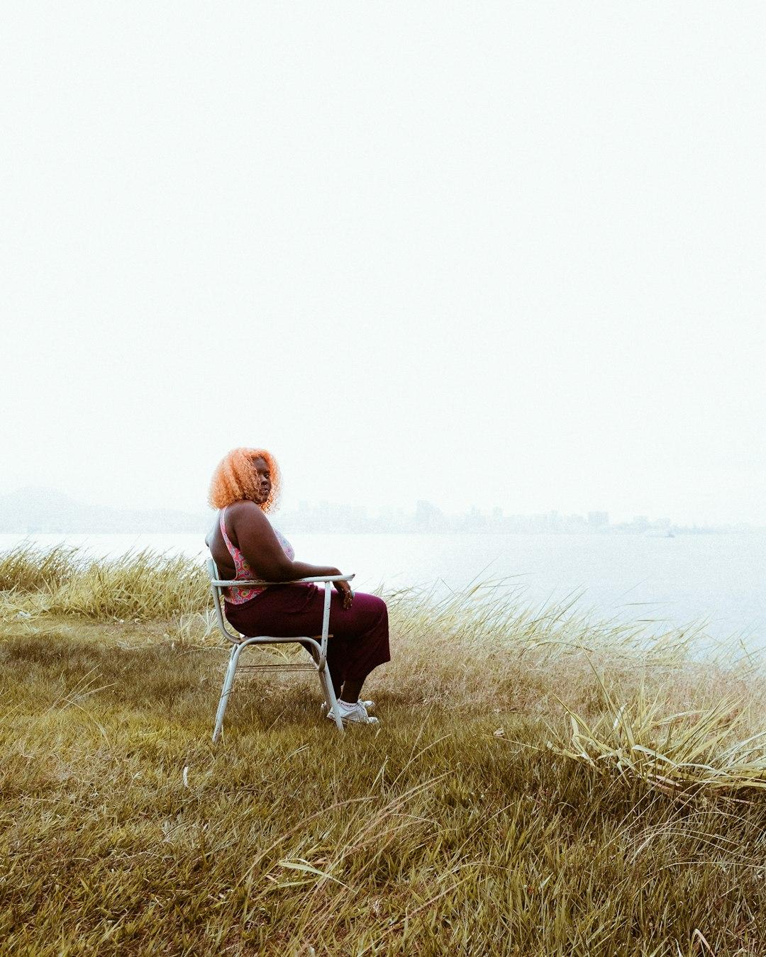 1 Learn how to sit with your thoughts — without a screen.